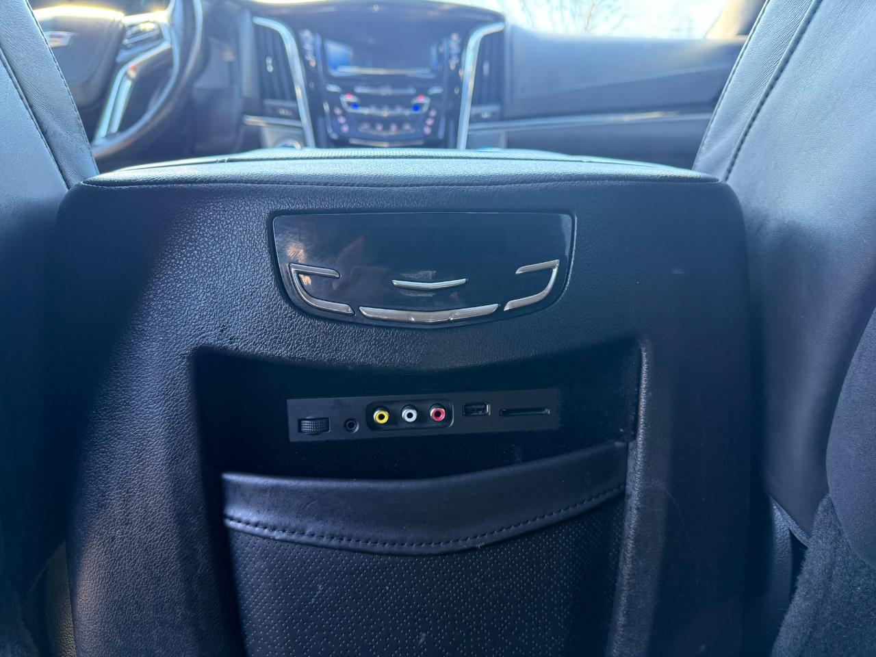 Cadillac Escalade Platinum 4WD 2015