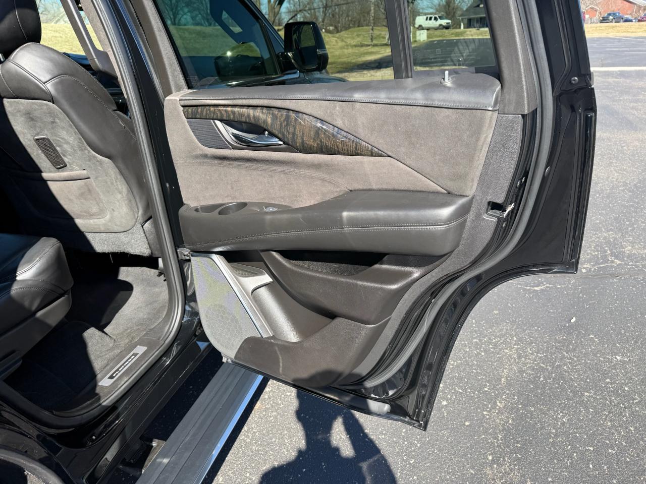 Cadillac Escalade Platinum 4WD 2015