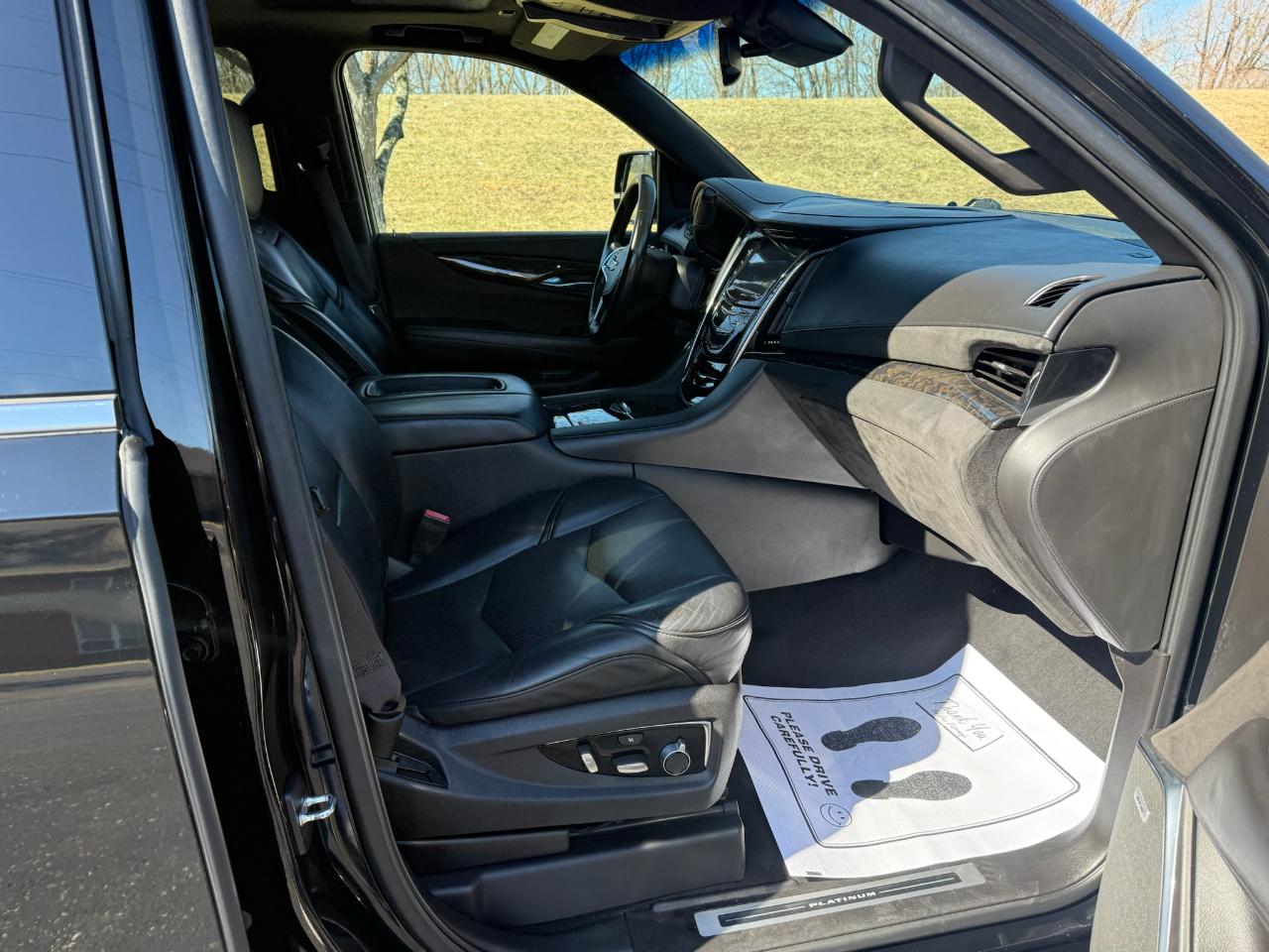 Cadillac Escalade Platinum 4WD 2015