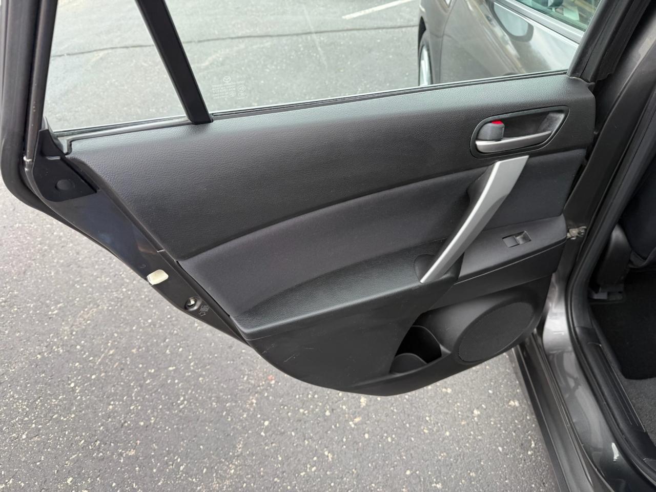 Mazda MAZDA3 s Sport 5-Door 2010