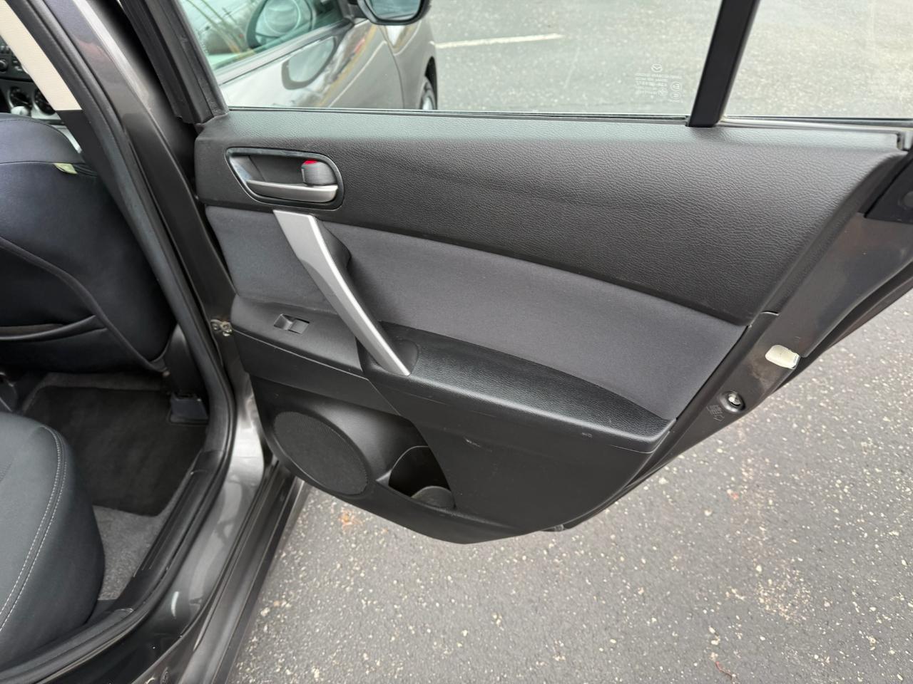 Mazda MAZDA3 s Sport 5-Door 2010