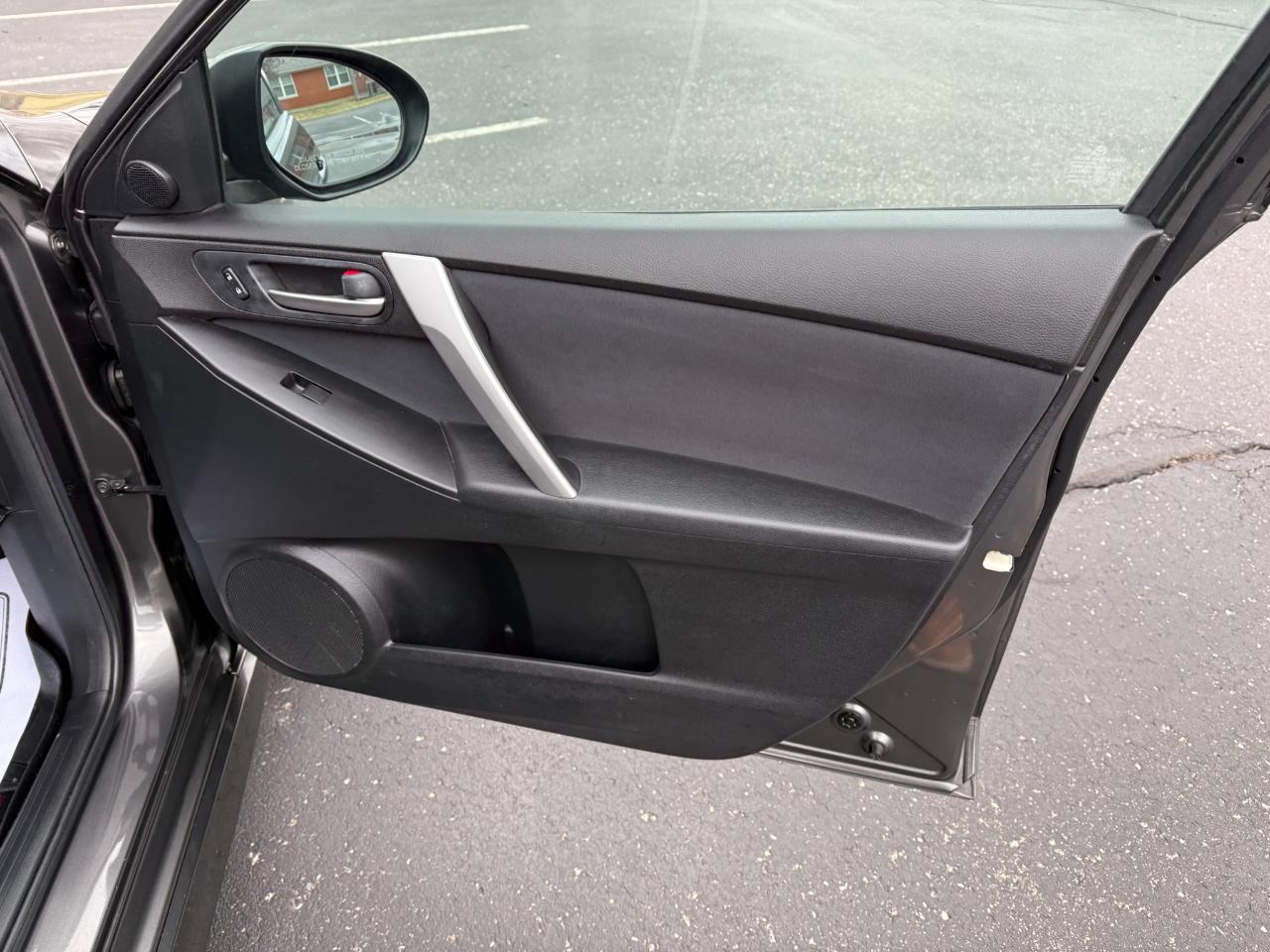 Mazda MAZDA3 s Sport 5-Door 2010