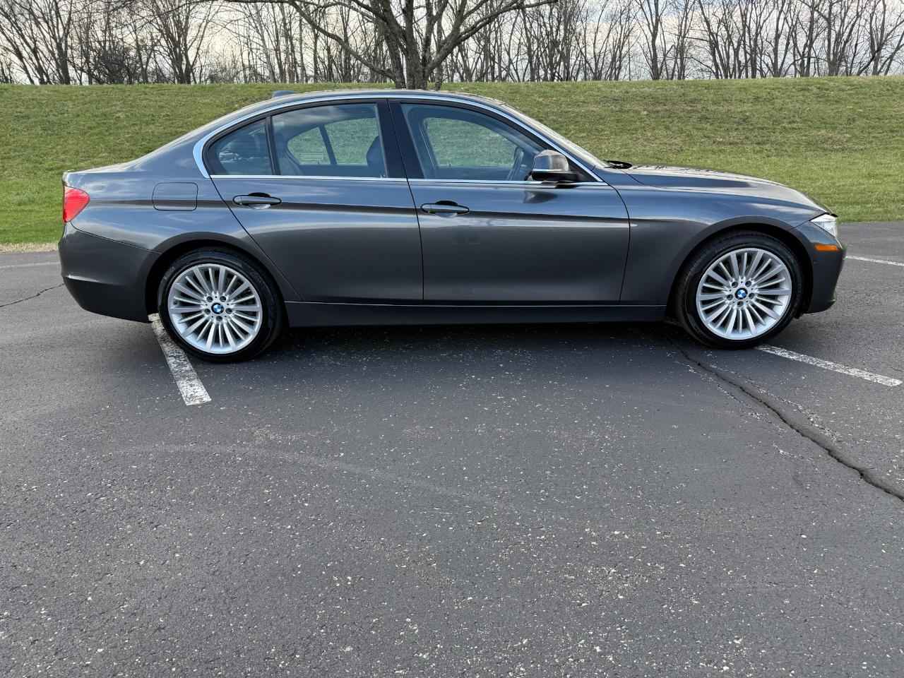 BMW 3-Series 328i xDrive Sedan 2013