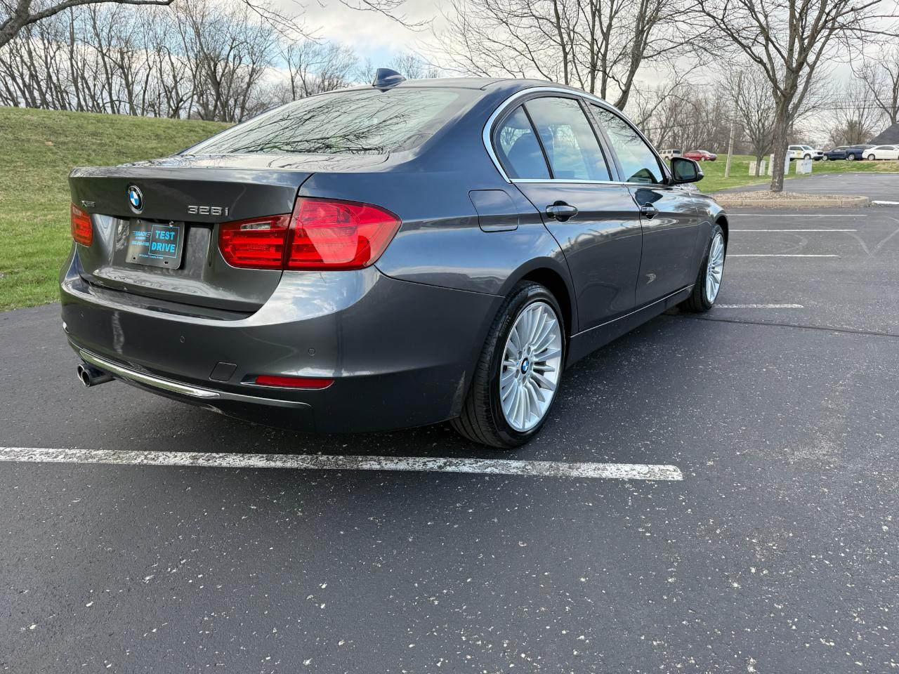 BMW 3-Series 328i xDrive Sedan 2013