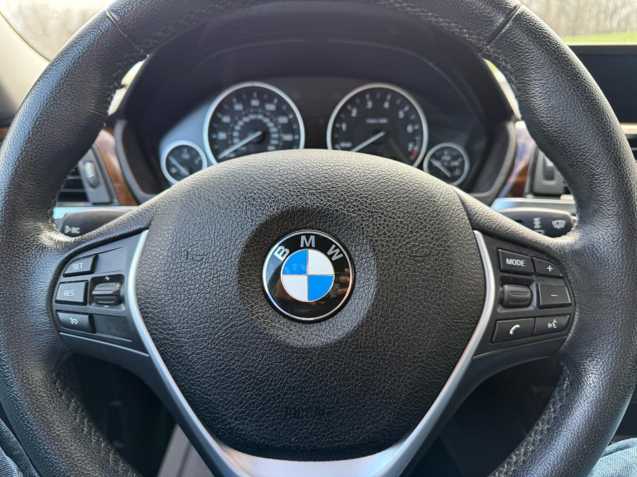 BMW 3-Series 328i xDrive Sedan 2013