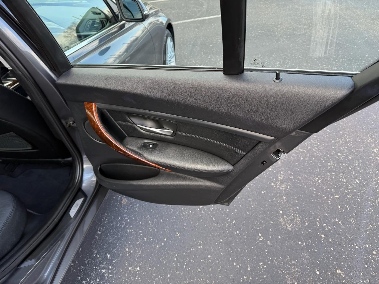 BMW 3-Series 328i xDrive Sedan 2013