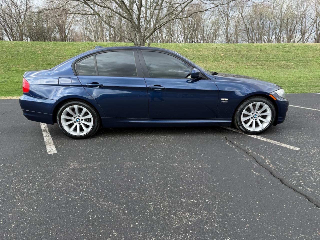 BMW 3-Series 328i xDrive SA 2011