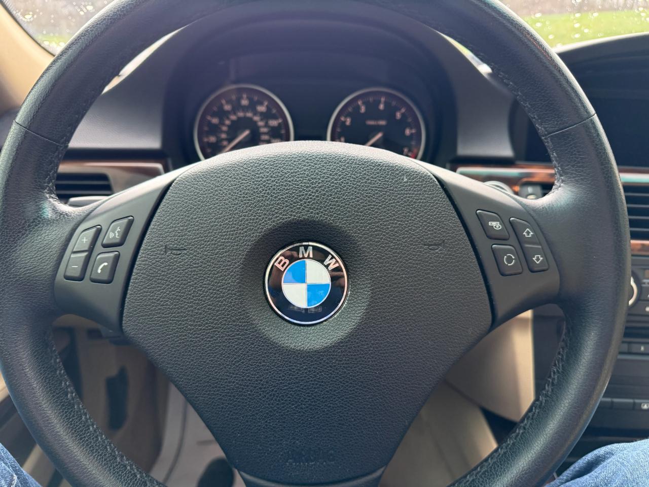 BMW 3-Series 328i xDrive SA 2011