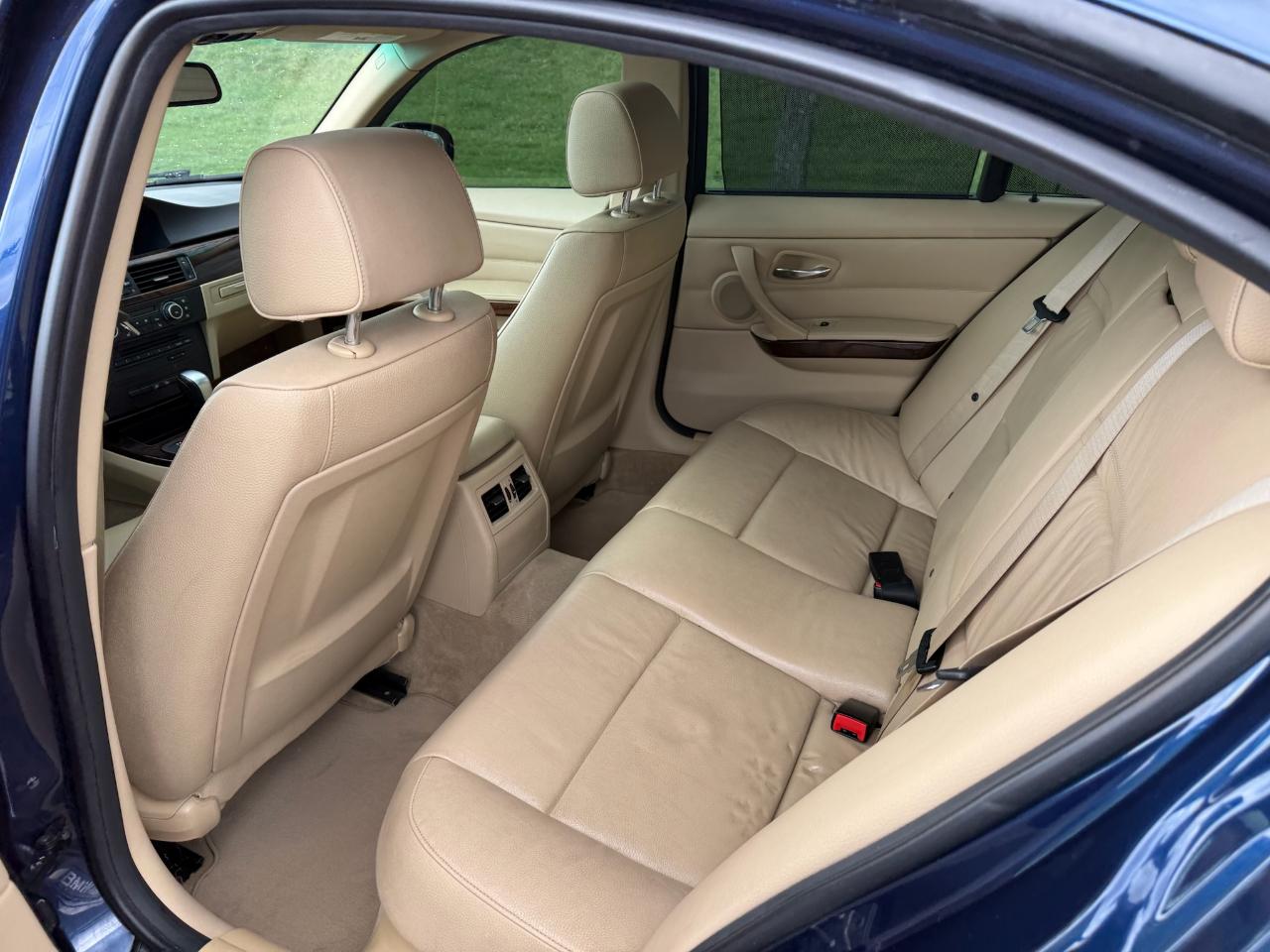 BMW 3-Series 328i xDrive SA 2011