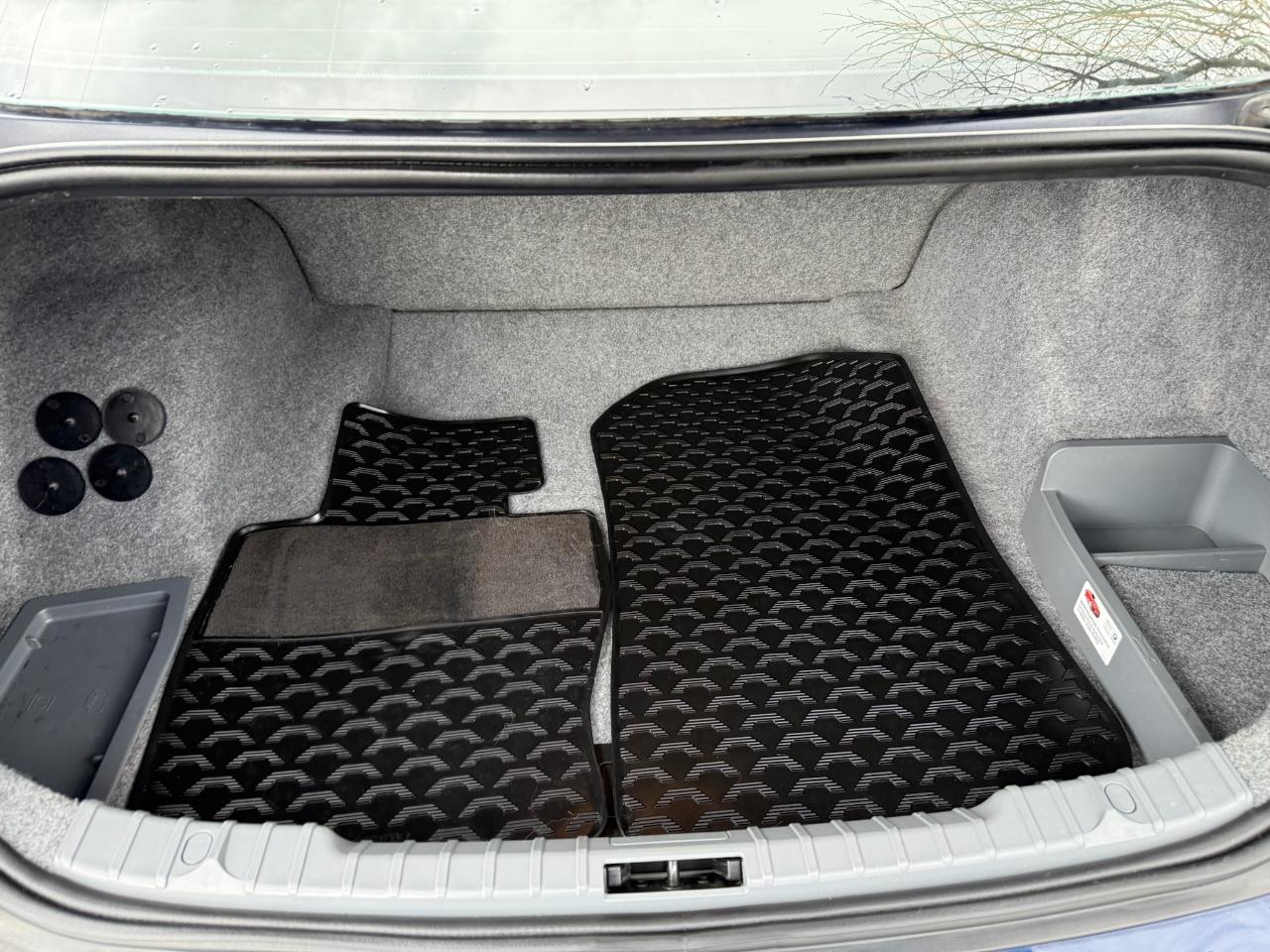 BMW 3-Series 328i xDrive SA 2011