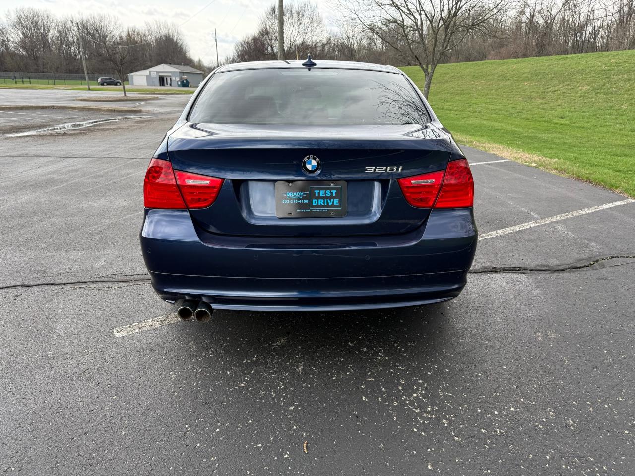 BMW 3-Series 328i xDrive SA 2011