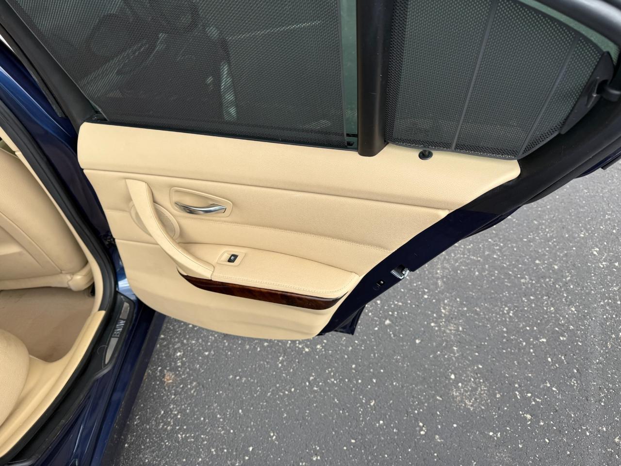 BMW 3-Series 328i xDrive SA 2011