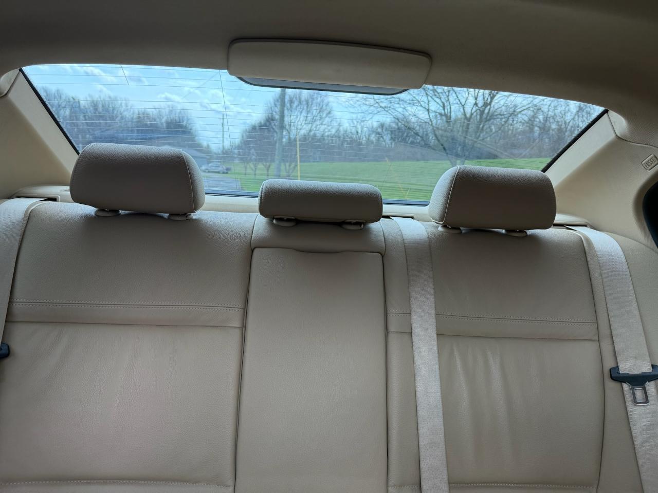 BMW 3-Series 328i xDrive SA 2011