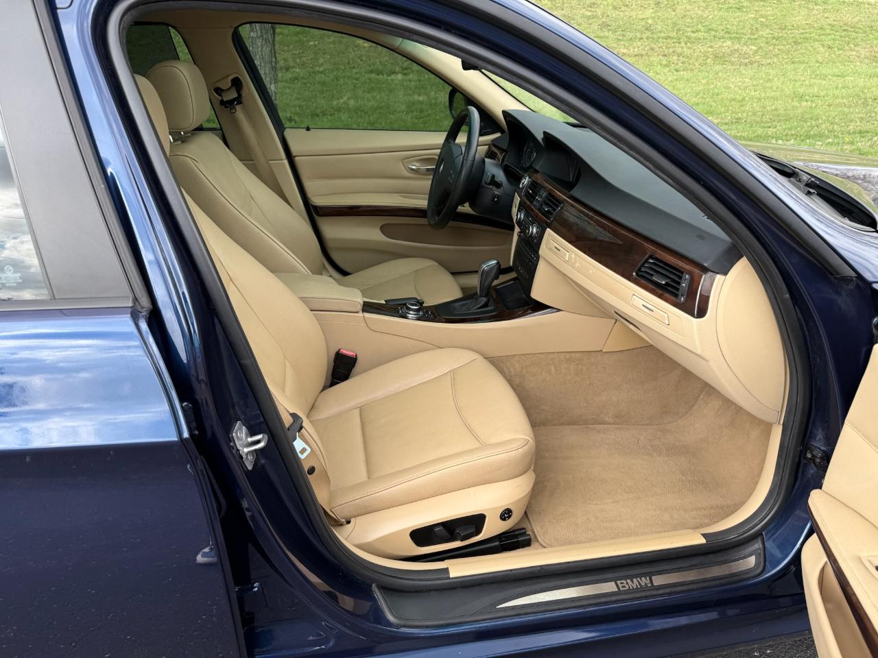 BMW 3-Series 328i xDrive SA 2011