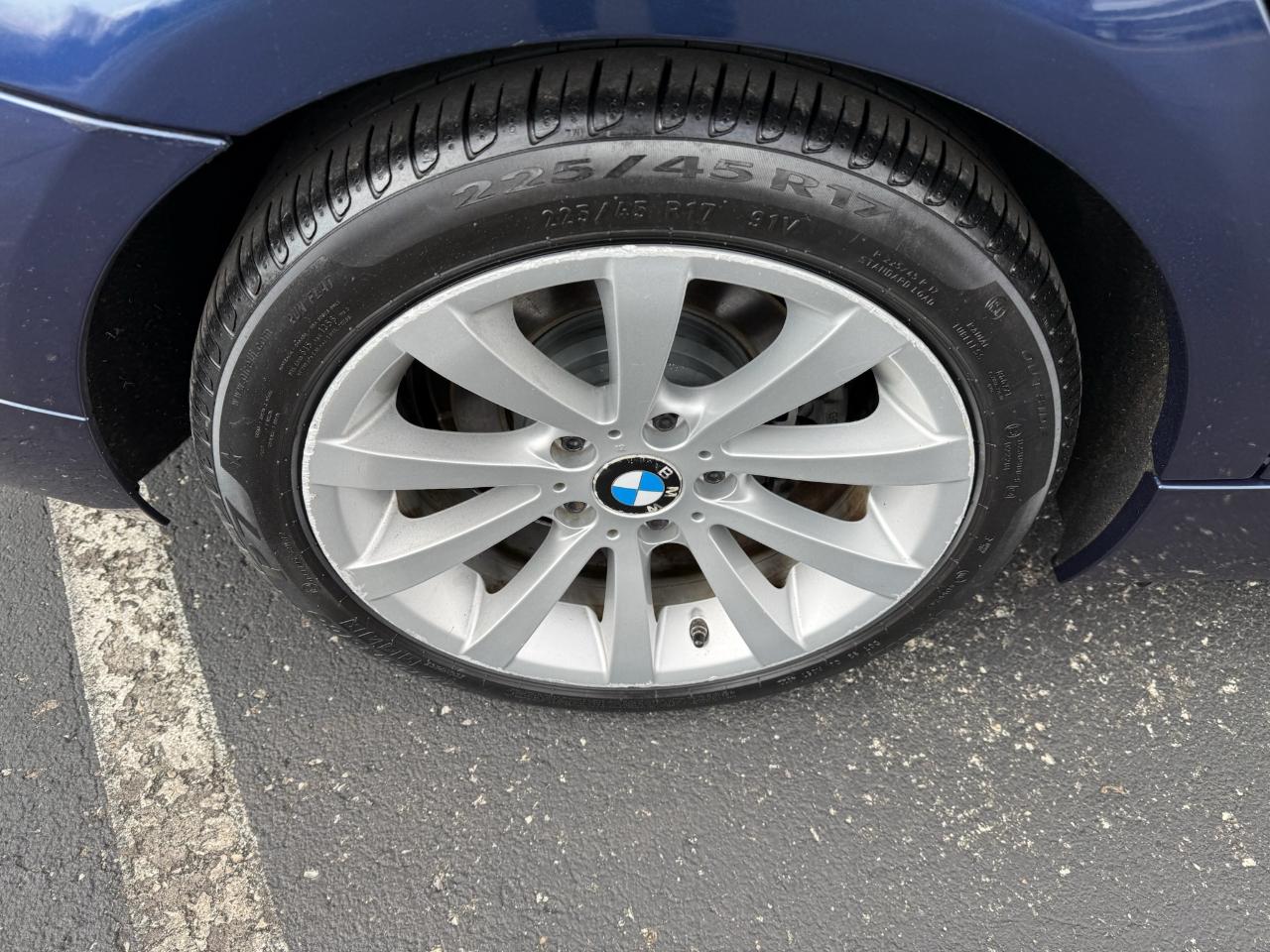 BMW 3-Series 328i xDrive SA 2011