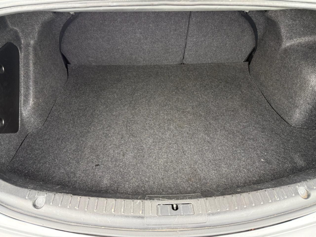 Mazda MAZDA3 i SV AT 4-Door 2013