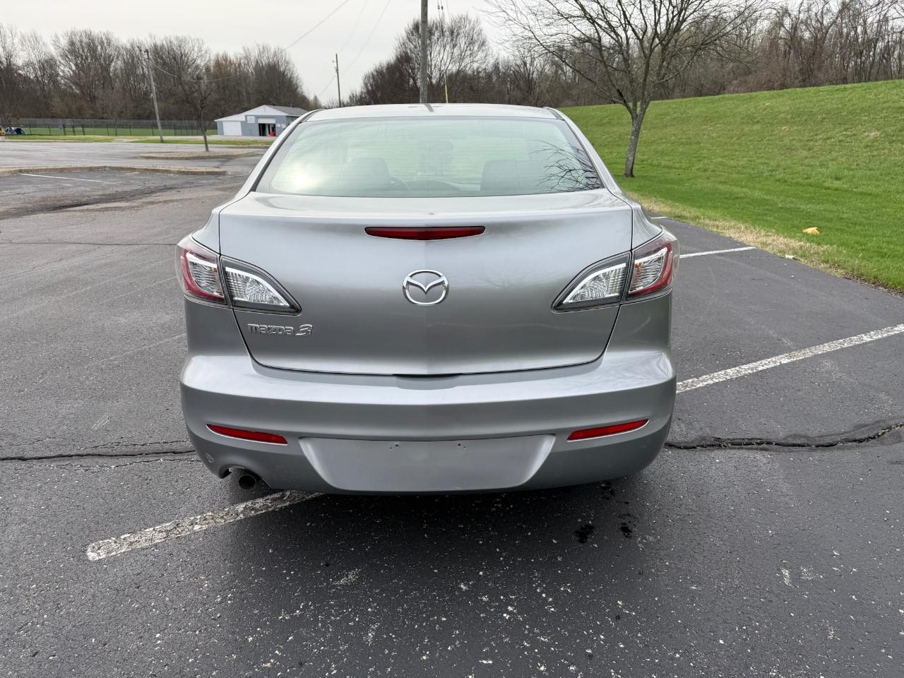 Mazda MAZDA3 i SV AT 4-Door 2013
