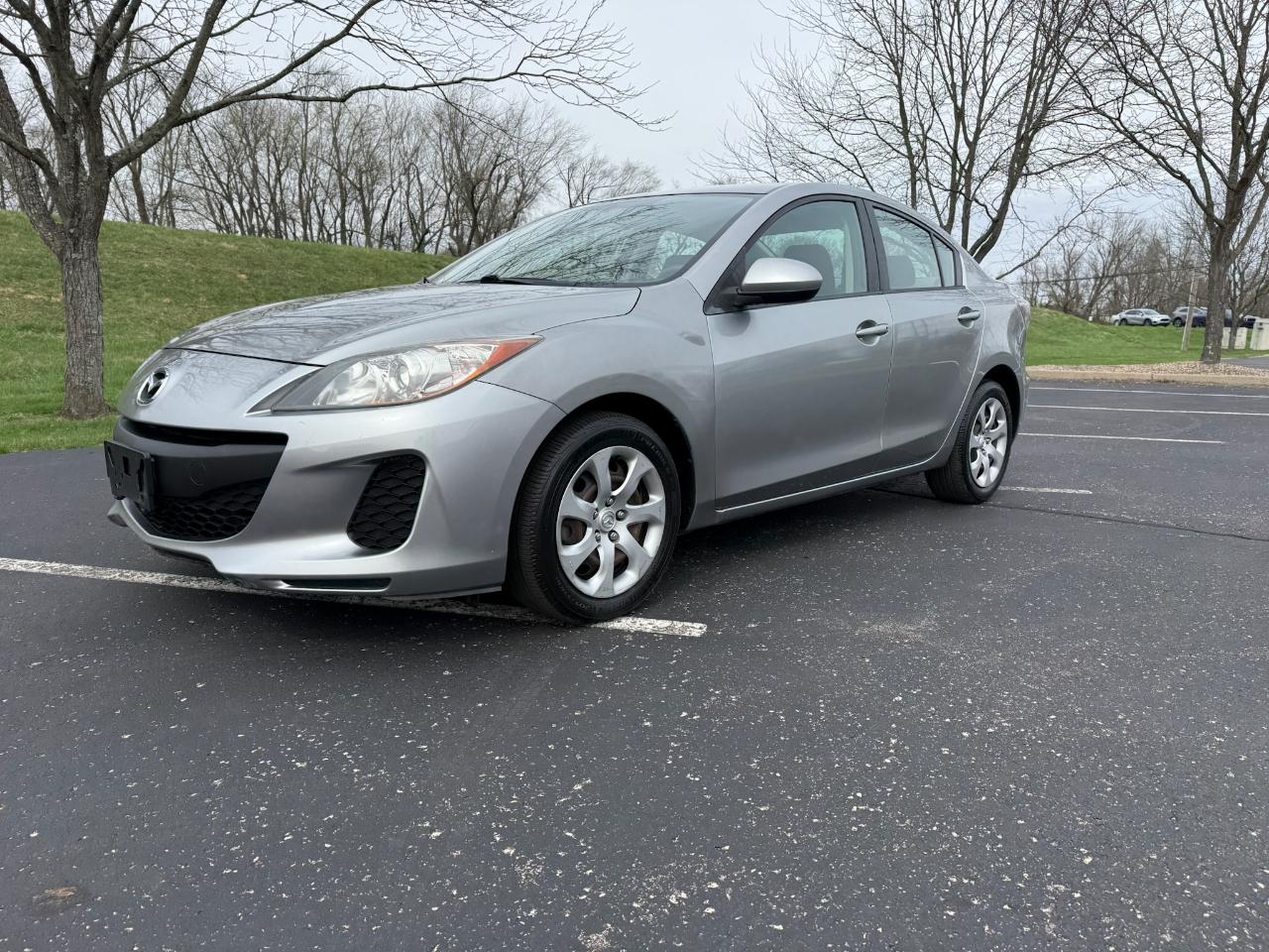 Mazda MAZDA3 i SV AT 4-Door 2013