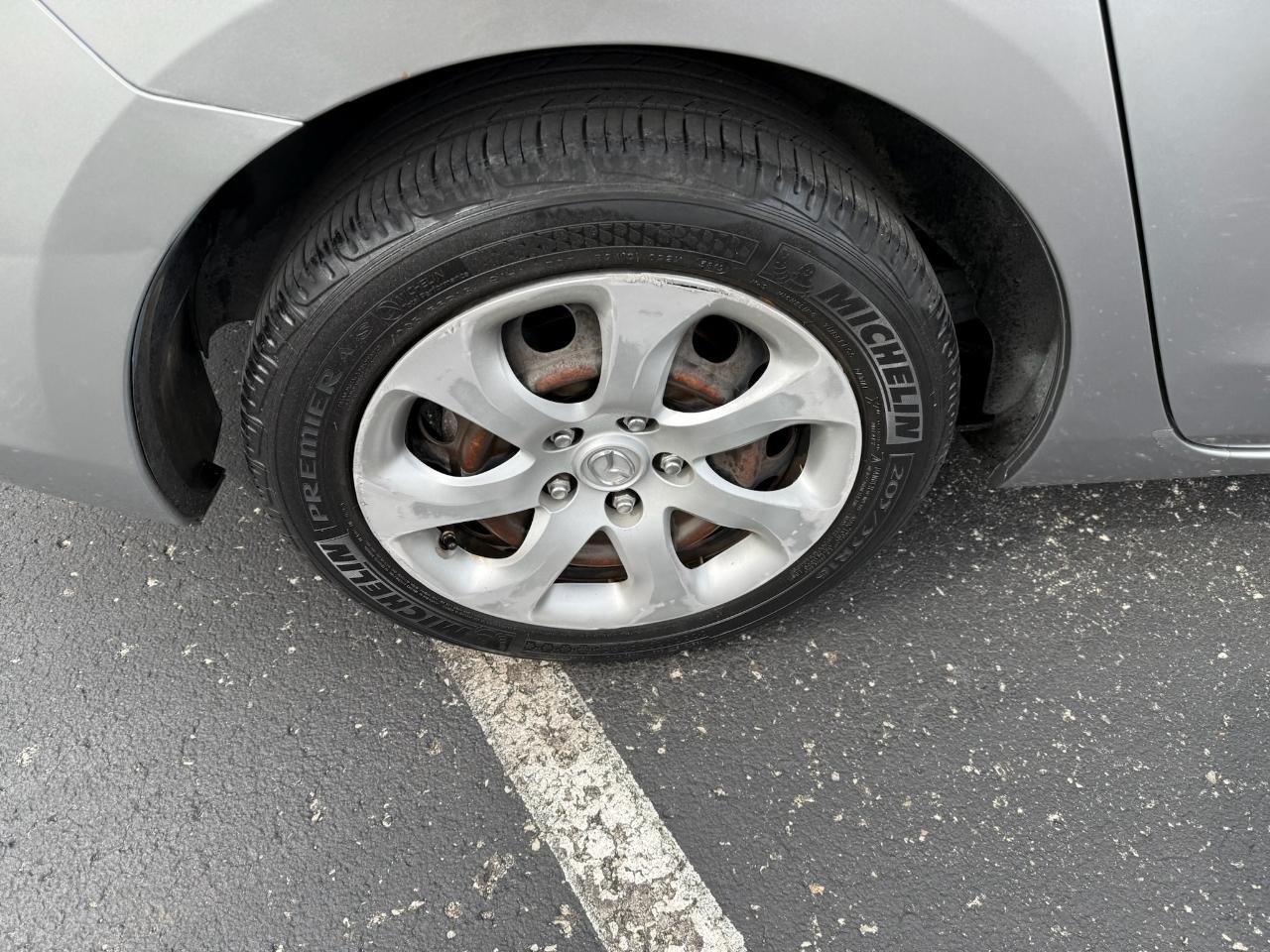 Mazda MAZDA3 i SV AT 4-Door 2013