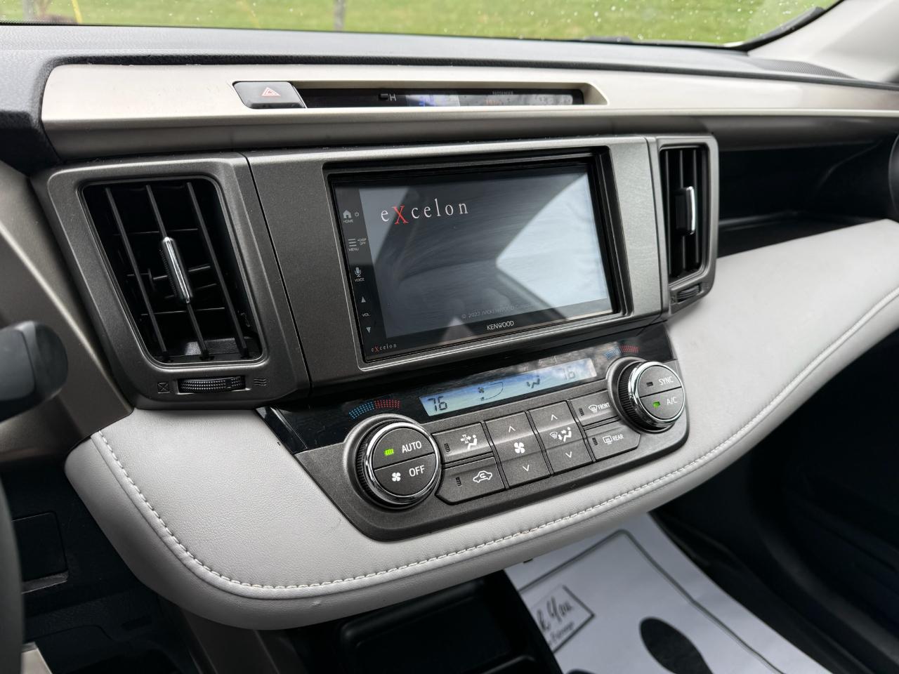 Toyota RAV4 XLE FWD 2014