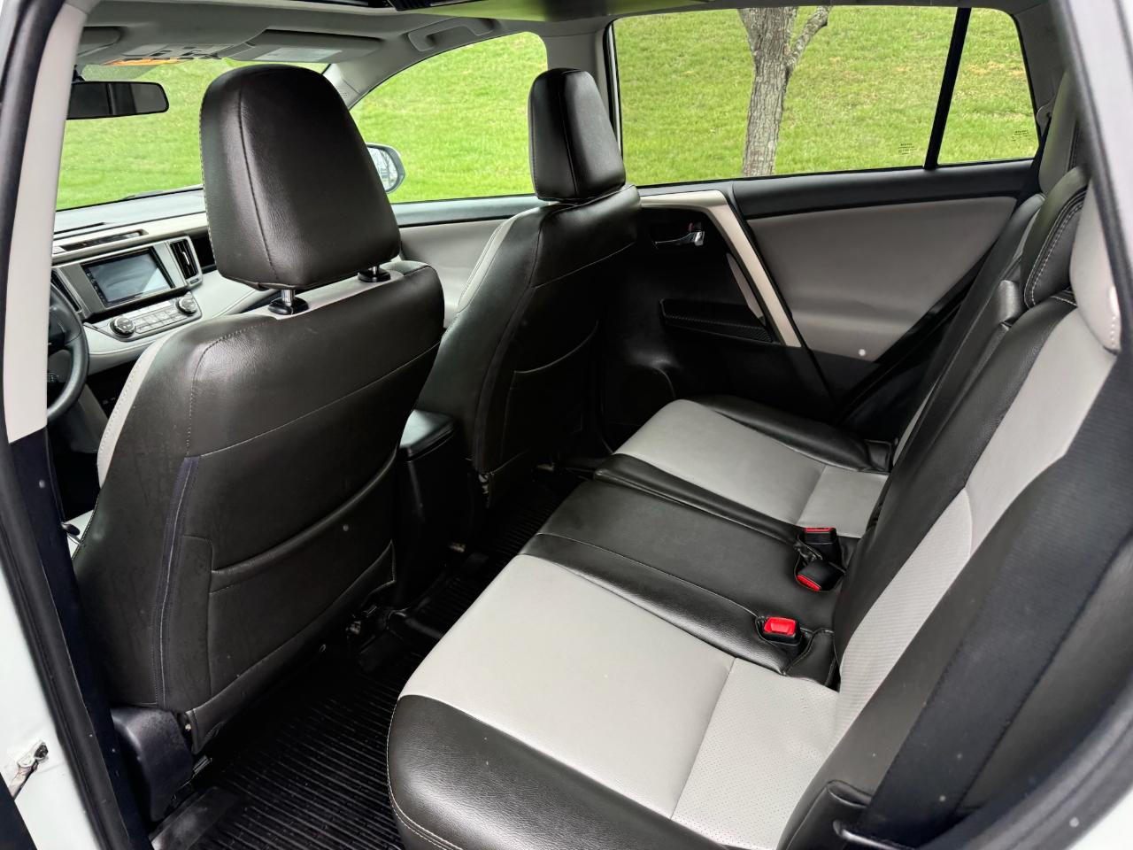 Toyota RAV4 XLE FWD 2014