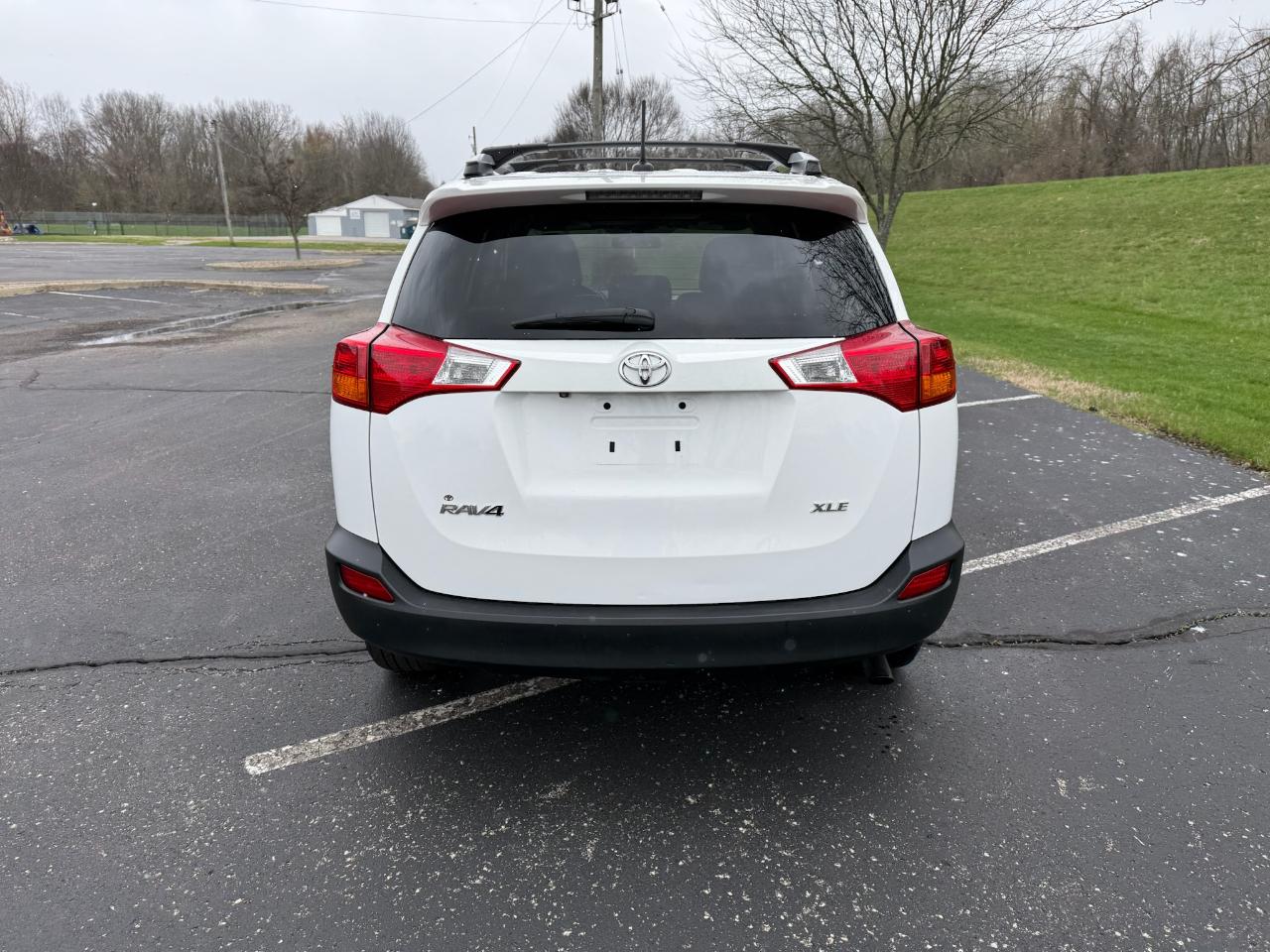 Toyota RAV4 XLE FWD 2014