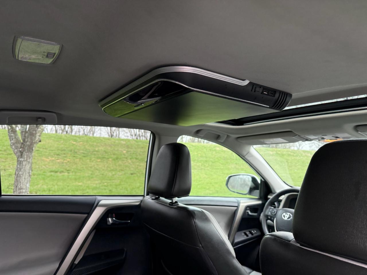 Toyota RAV4 XLE FWD 2014