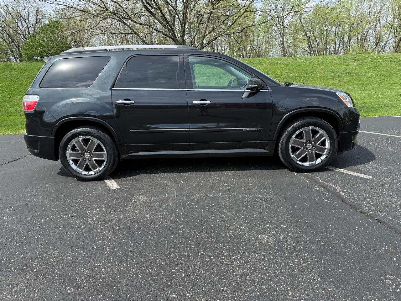GMC Acadia Denali AWD 2011