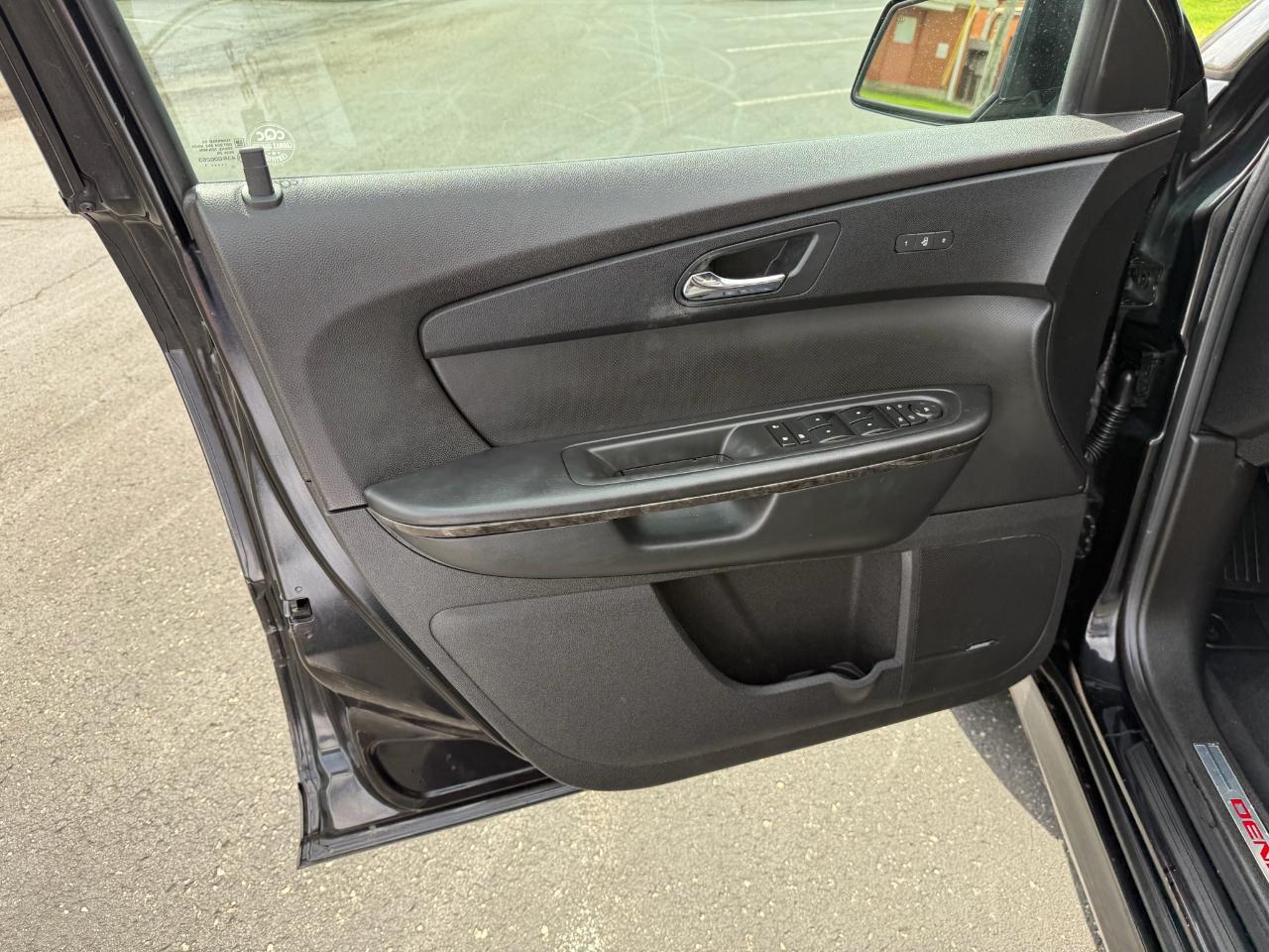 GMC Acadia Denali AWD 2011