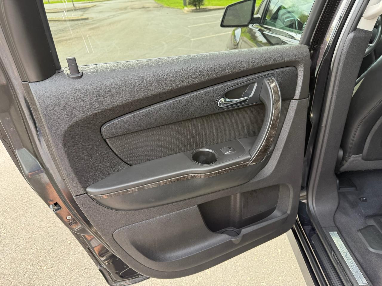 GMC Acadia Denali AWD 2011