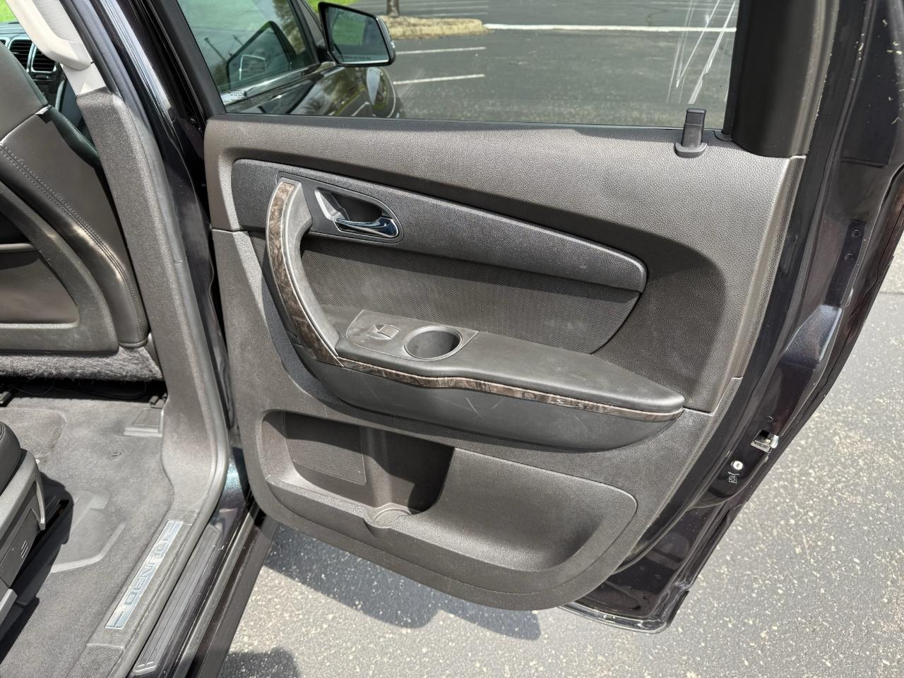 GMC Acadia Denali AWD 2011