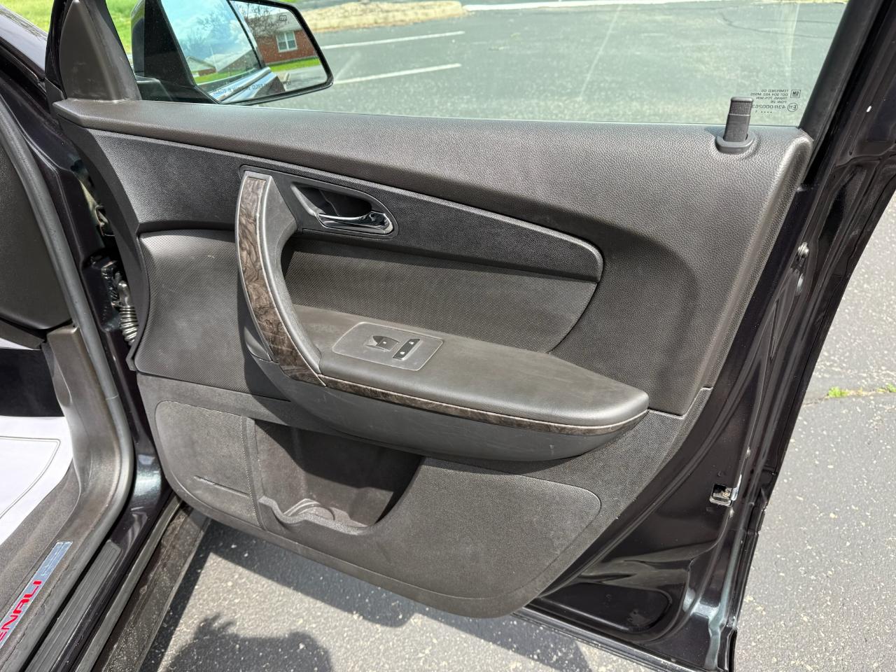 GMC Acadia Denali AWD 2011