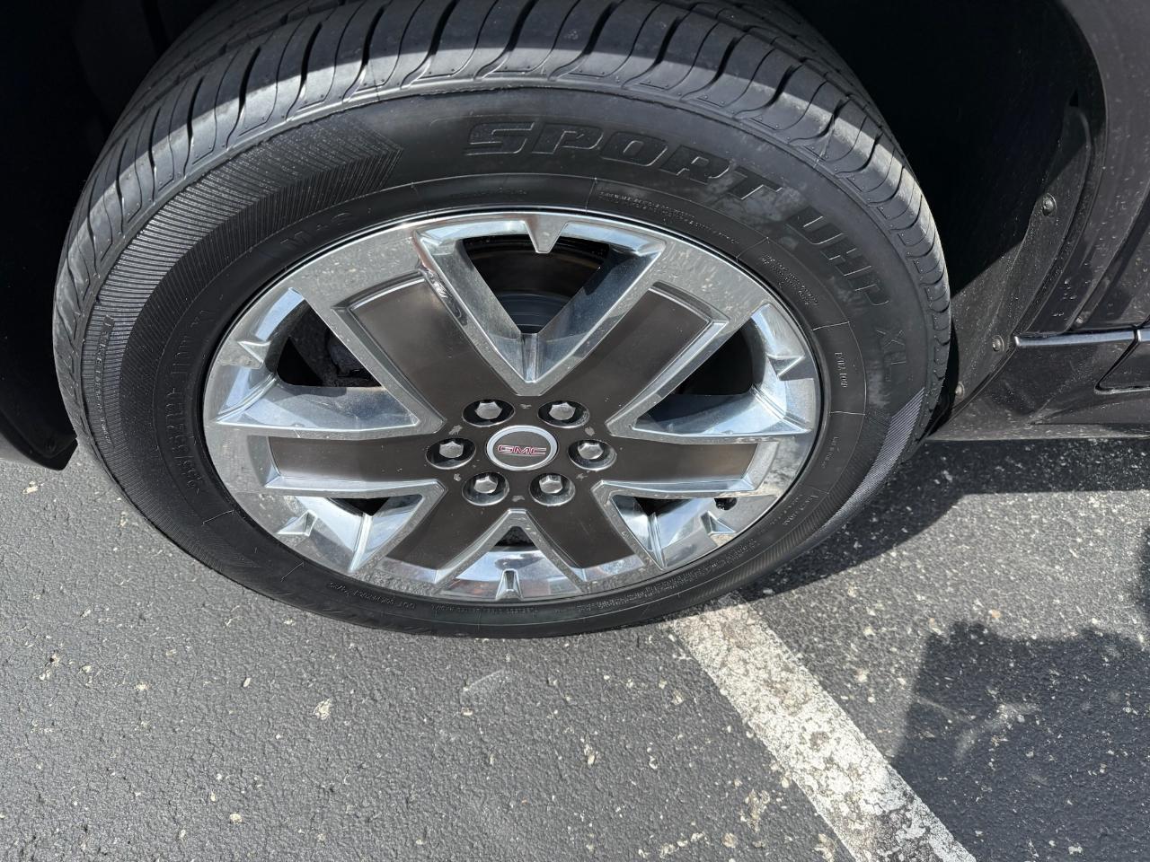 GMC Acadia Denali AWD 2011