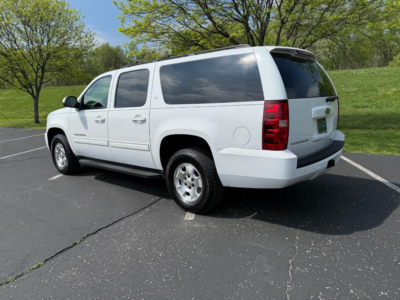 Chevrolet Suburban LT 1500 4WD 2011