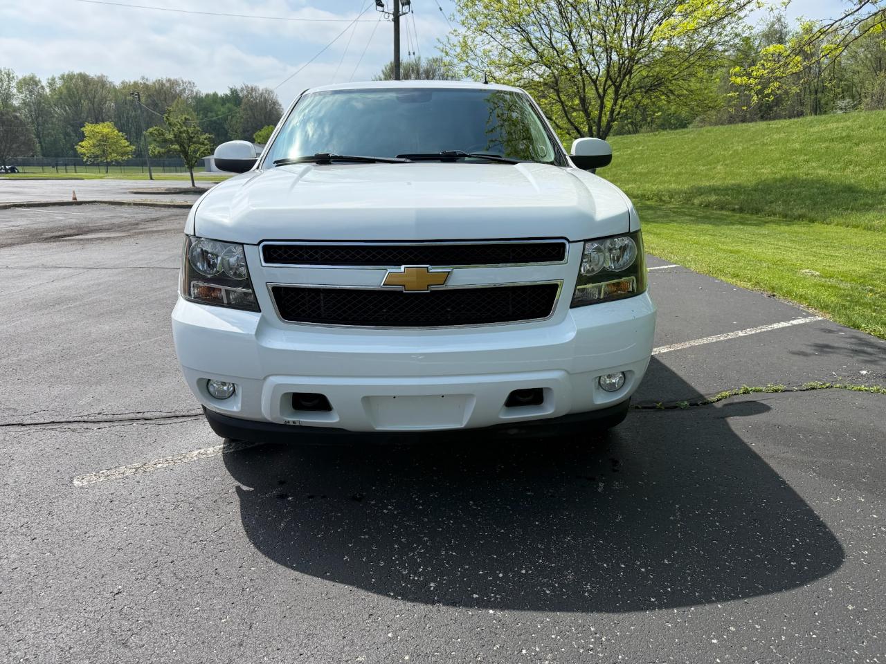 Chevrolet Suburban LT 1500 4WD 2011