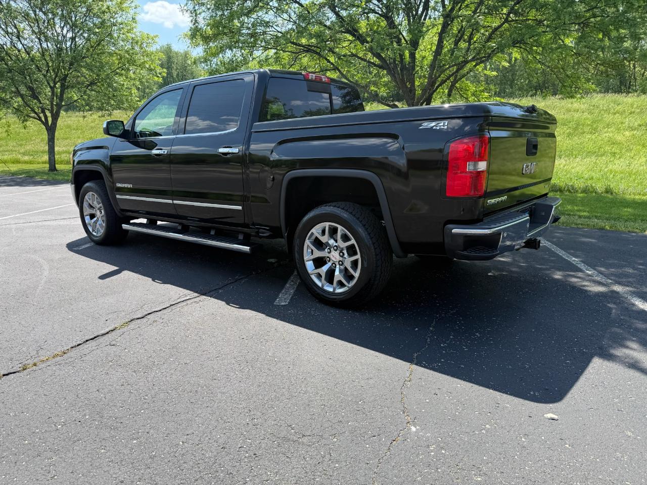 GMC Sierra 1500 SLT Crew Cab Short Box 4WD 2015