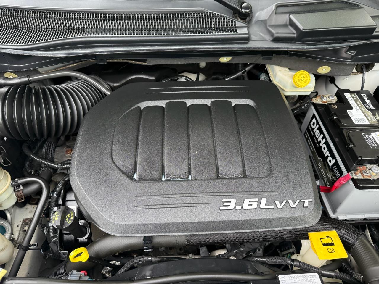 Chrysler Town & Country Touring-L 2012