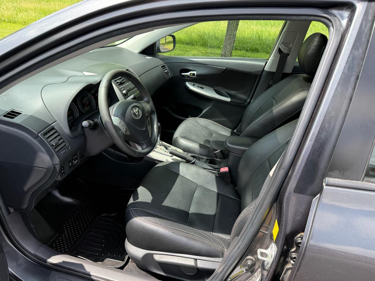 Toyota Corolla S Premium 4D Sedan 2010