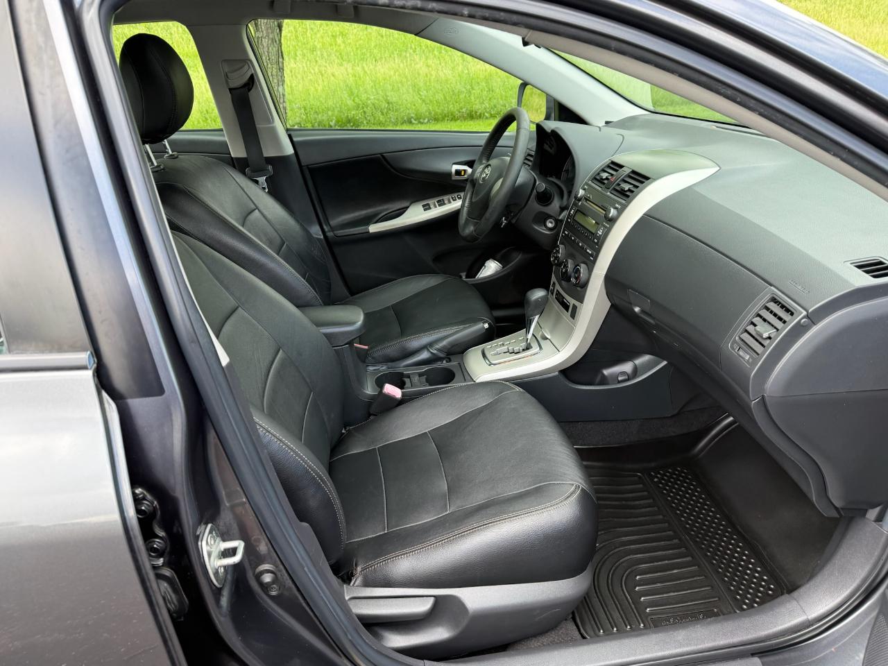 Toyota Corolla S Premium 4D Sedan 2010