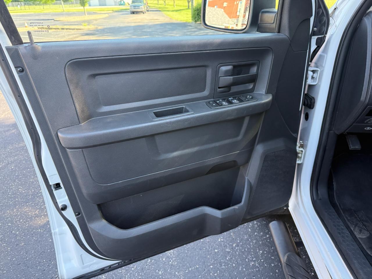 RAM 1500 ST Crew Cab 2WD 2012