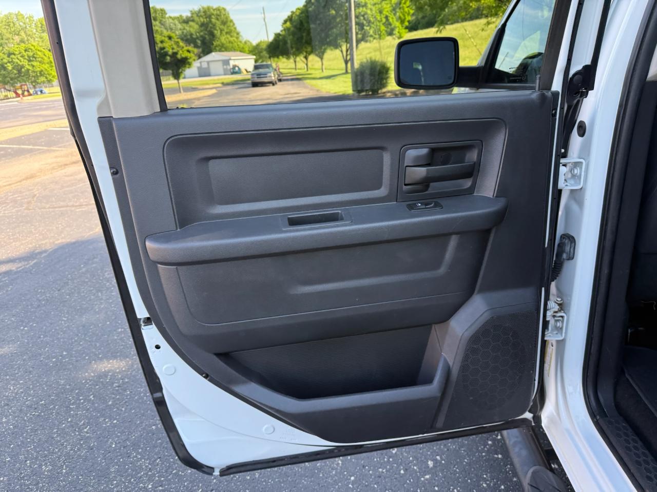 RAM 1500 ST Crew Cab 2WD 2012