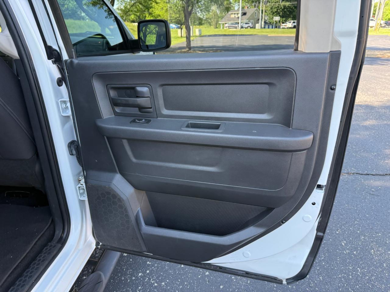 RAM 1500 ST Crew Cab 2WD 2012