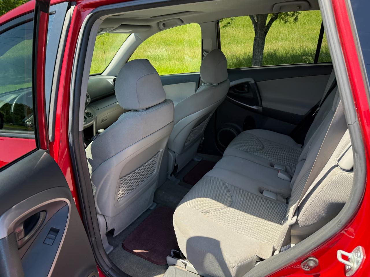 Toyota RAV4 Limited I4 2WD 2007