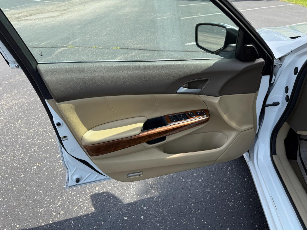 Honda Accord EX-L Sedan AT 2010
