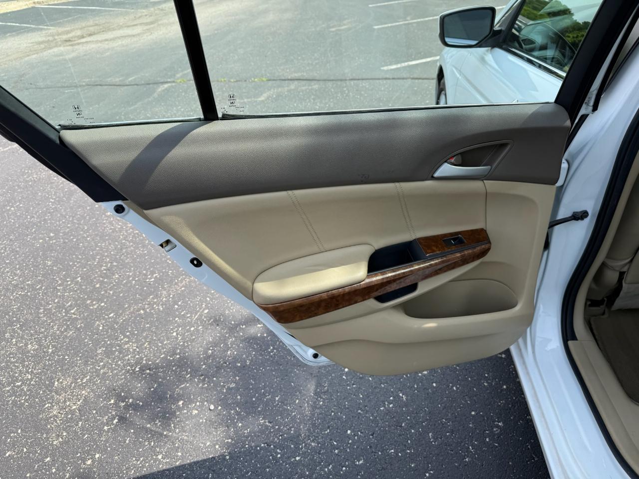 Honda Accord EX-L Sedan AT 2010