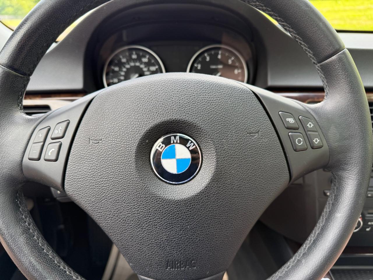 BMW 3-Series 328i 2011