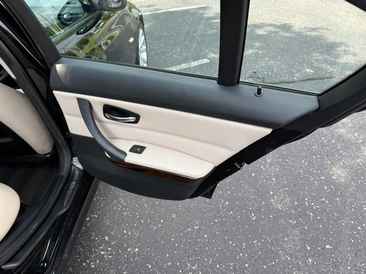 BMW 3-Series 328i 2011