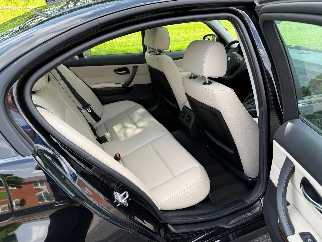 BMW 3-Series 328i 2011