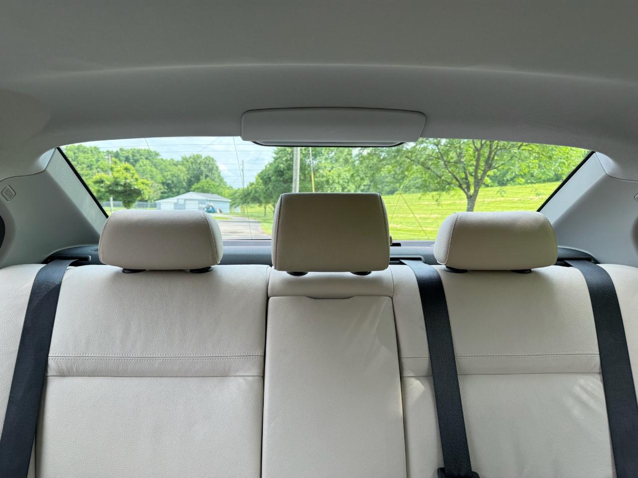 BMW 3-Series 328i 2011