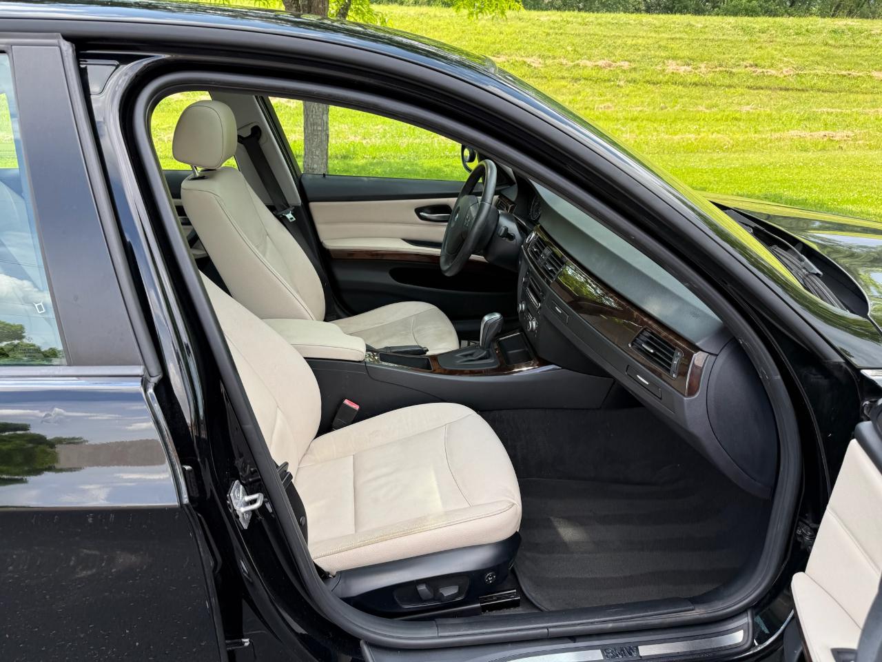 BMW 3-Series 328i 2011
